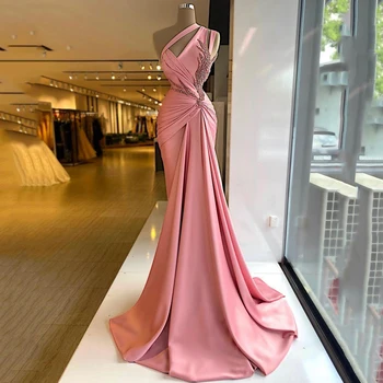 Вечерние платья для женщин, роскошные розовые атласные вечерние платья русалки с одним плечом, длинное вечернее платье без рукавов с драпировкой, расшитое бисером.