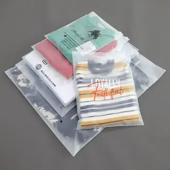 Прозрачные упаковочные пакеты с нанесенным на заказ логотипом, Матовые Прозрачные пластиковые Водонепроницаемые пакеты на молнии для упаковки одежды